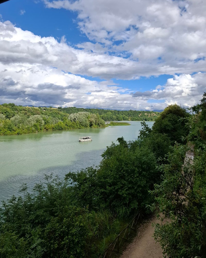 Vista dall'altana del battello ecologico nella Riserva Nazzano Tevere Farfa