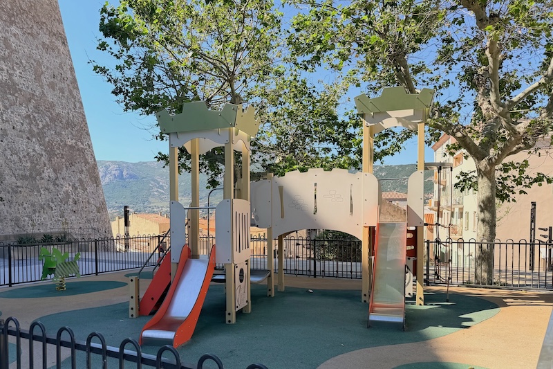 Parco giochi a Calvi