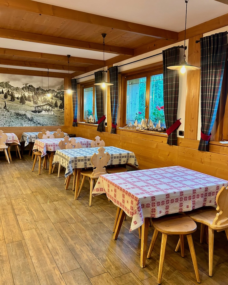 Rifugio Floralpina a Valfredda sul Passo San Pellegrino