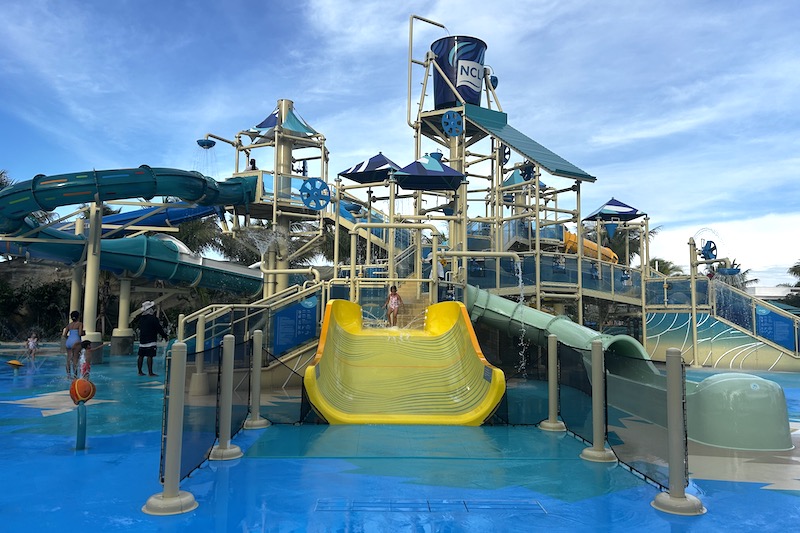 splash cay kids area