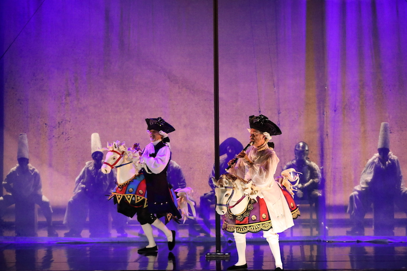 uomini cavalli teatro titizè