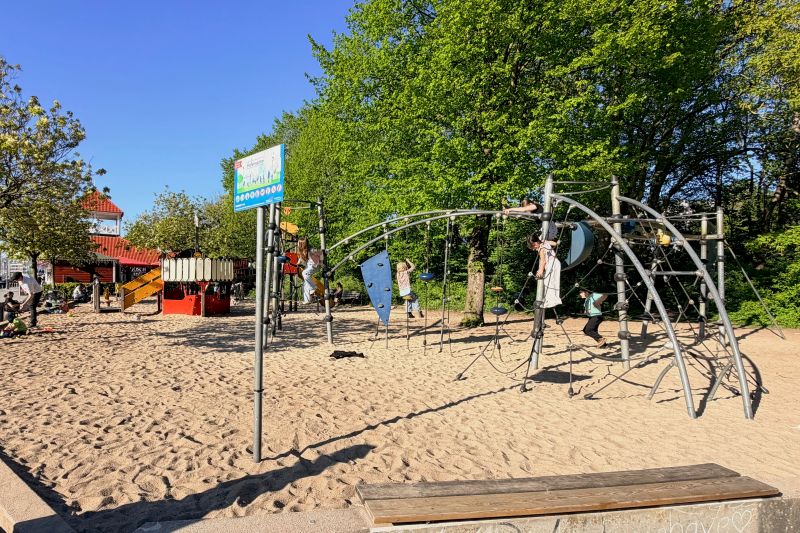 Il parco giochi sul porto di Flensburg