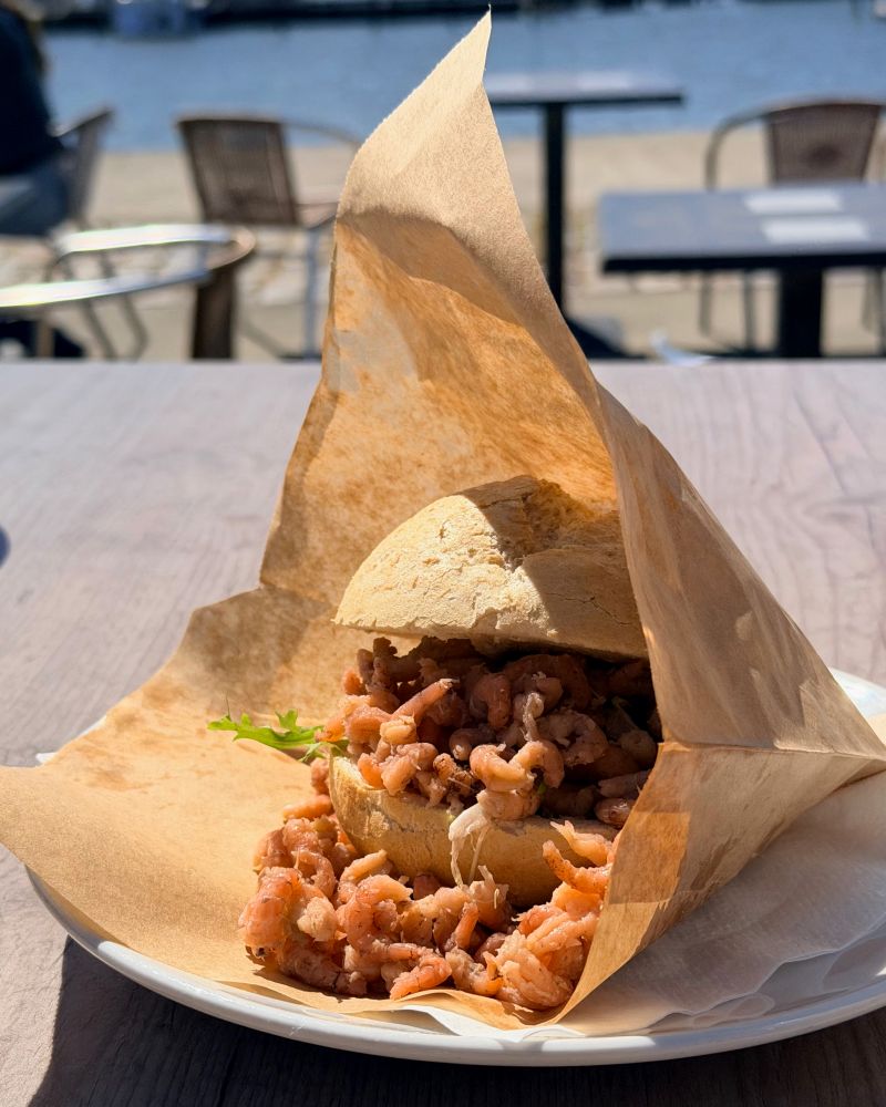 Fischbrötchen con gamberetti a Schleswig