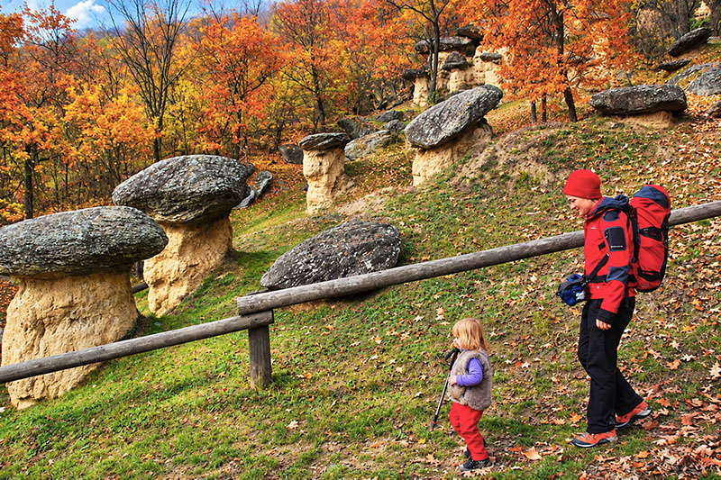 Sentiero Ciciuvagando nella Riserva Naturale Ciciu del Villar in Piemonte, gita in autunno con i bambini