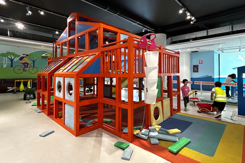 casa in costruzione città bambini e ragazzi genova