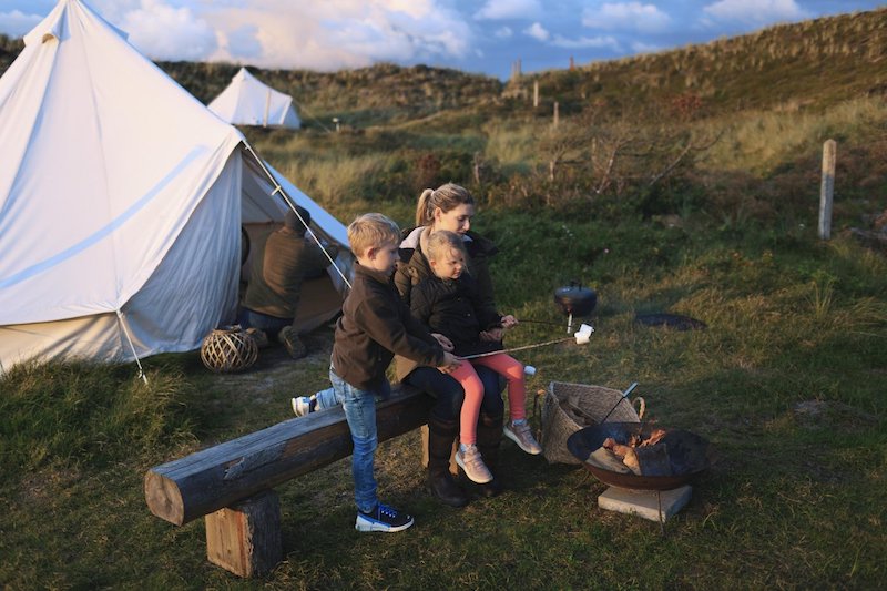 glamping falò famiglia
