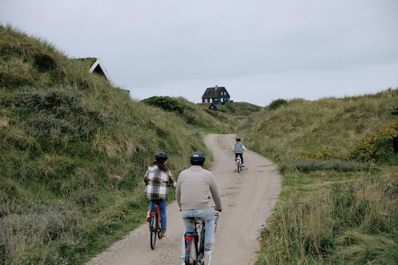 bici famiglia spiaggia