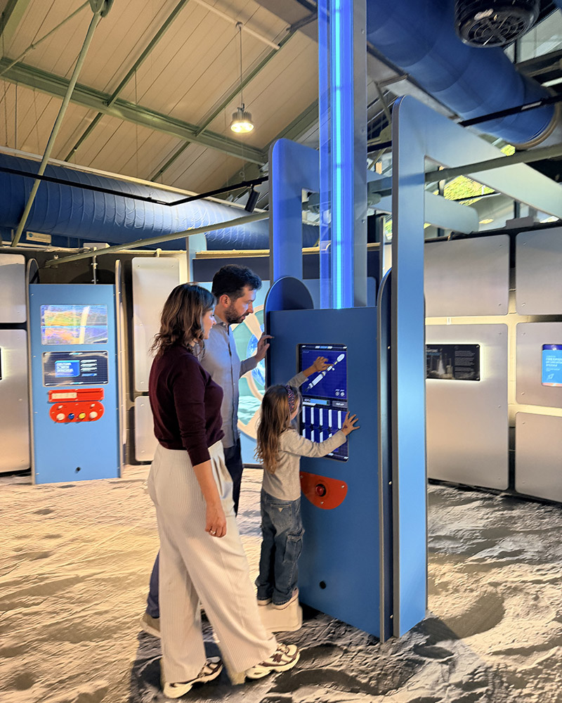 Costruzione di un razzo spaziale a Lunar Lab