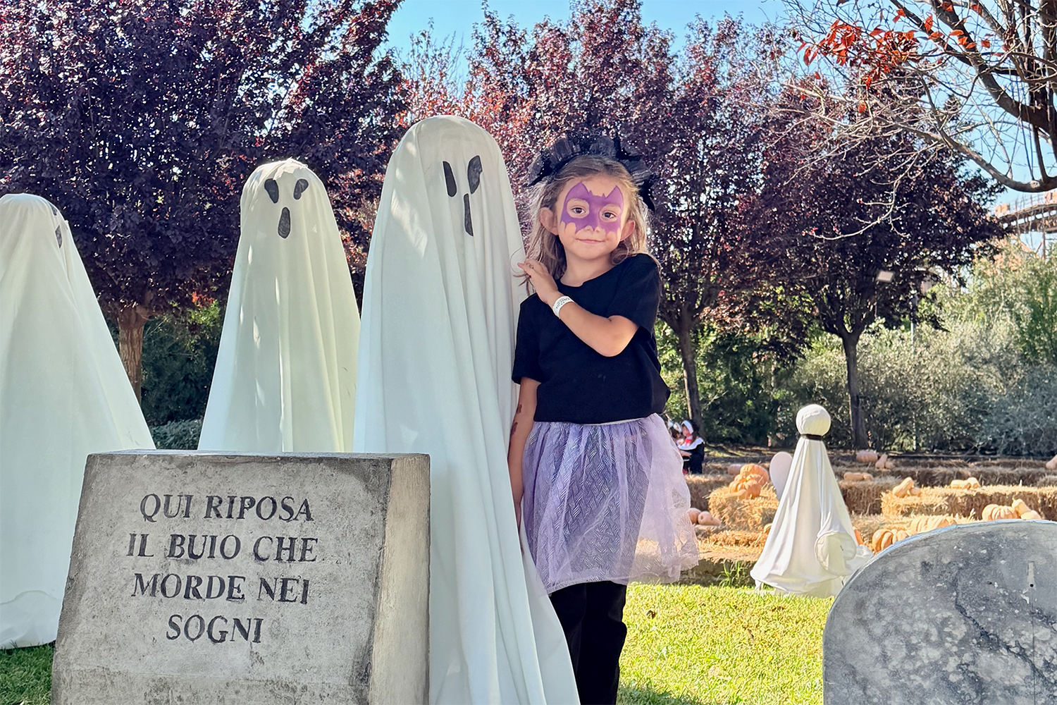 Halloween a Cinecittà World, allestimenti e decorazioni a tema nel parco
